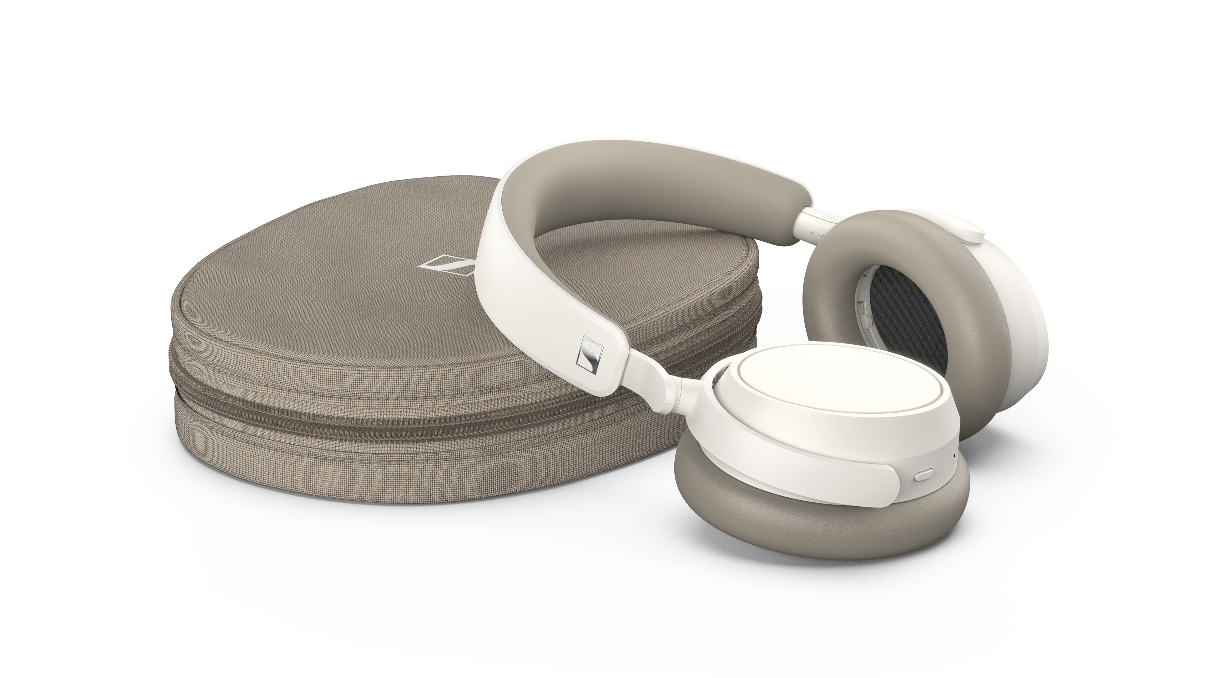 Casque et étui de transport Sennheiser Accentum Plus en blanc et pierre sur fond blanc