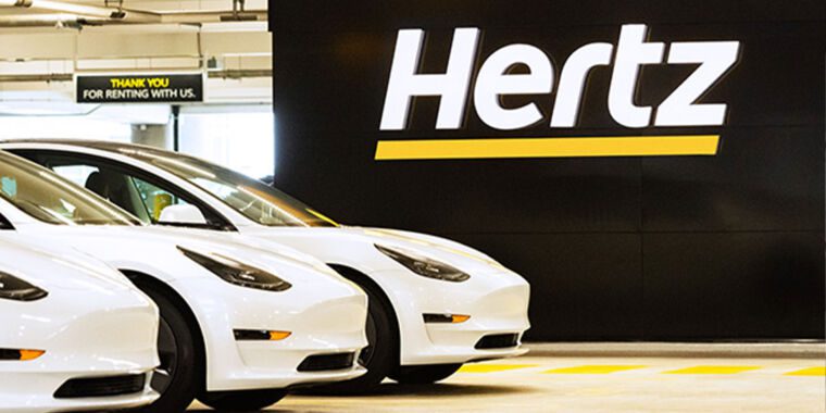 Hertz vend 20 000 véhicules électriques d’occasion en raison des coûts de réparation élevés