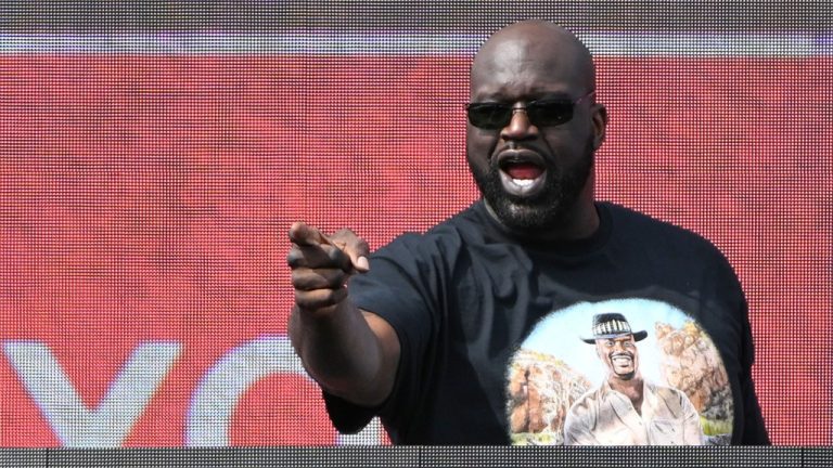 Shaq à la soirée pré-Super Bowl, enregistrant de la musique avec Kobe et retour au rap : « Shaq est le meilleur rappeur/athlète de tous les temps »
