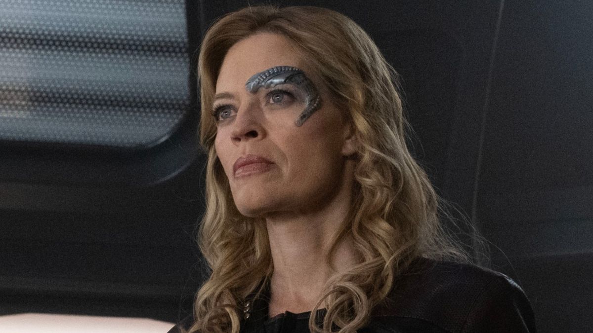 Jeri Ryan in Star Trek: Picard on Paramount+