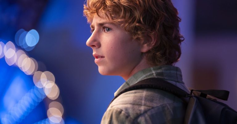 Nico di Angelo apparaît-il dans le nouvel épisode de Percy Jackson ? 
