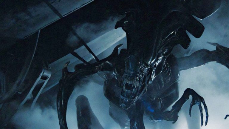 Alien Show de FX rend le monstre plus effrayant en abandonnant l'intrigue de Prometheus
