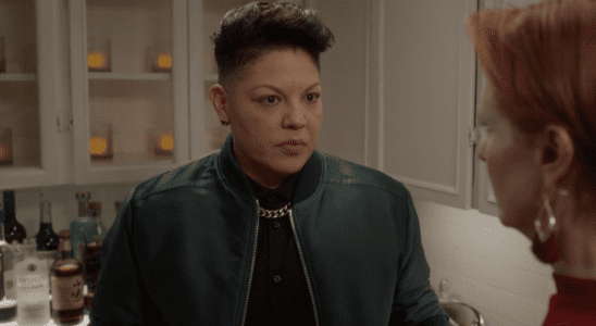 Sara Ramirez as Che Diaz