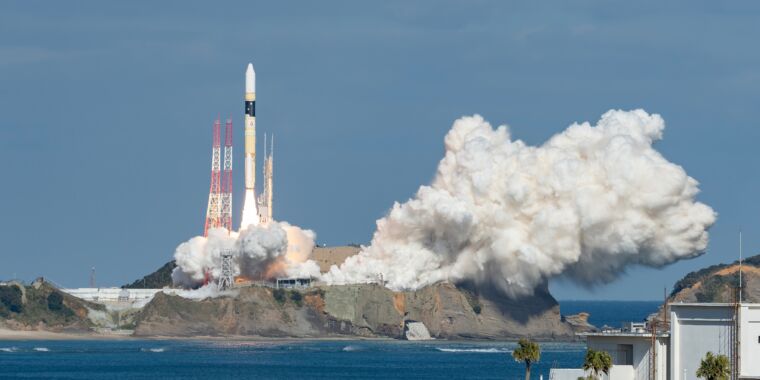 Rocket Report : une nouvelle estimation des coûts du Starship ;  Le Japon lance un satellite espion