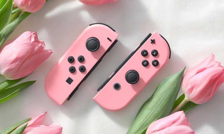 Nintendo rend hommage à la princesse Peach avec une paire de Joy-Cons rose pastel