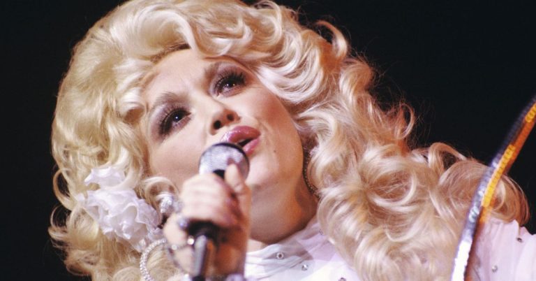 Dolly Parton nous a offert la meilleure chute d'aiguille de 2023
