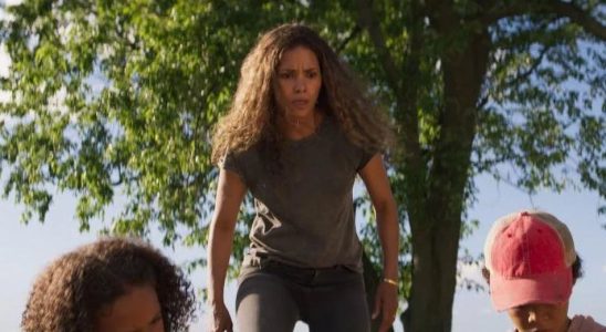 Netflix abandonne le film de science-fiction de Halle Berry, The Mothership, malgré la fin du tournage