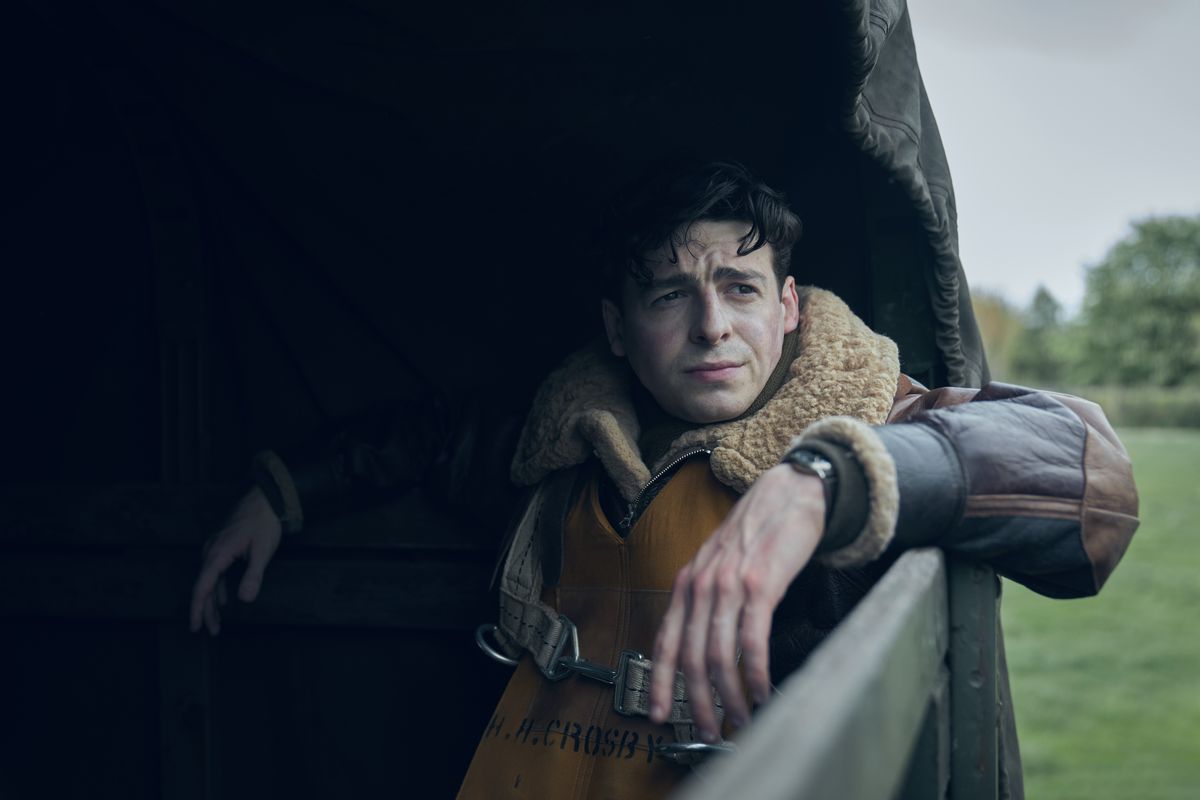 Anthony Boyle dans un camion d'une demi-tonne, s'est dirigé vers la salle de briefing après sa mission en Allemagne.