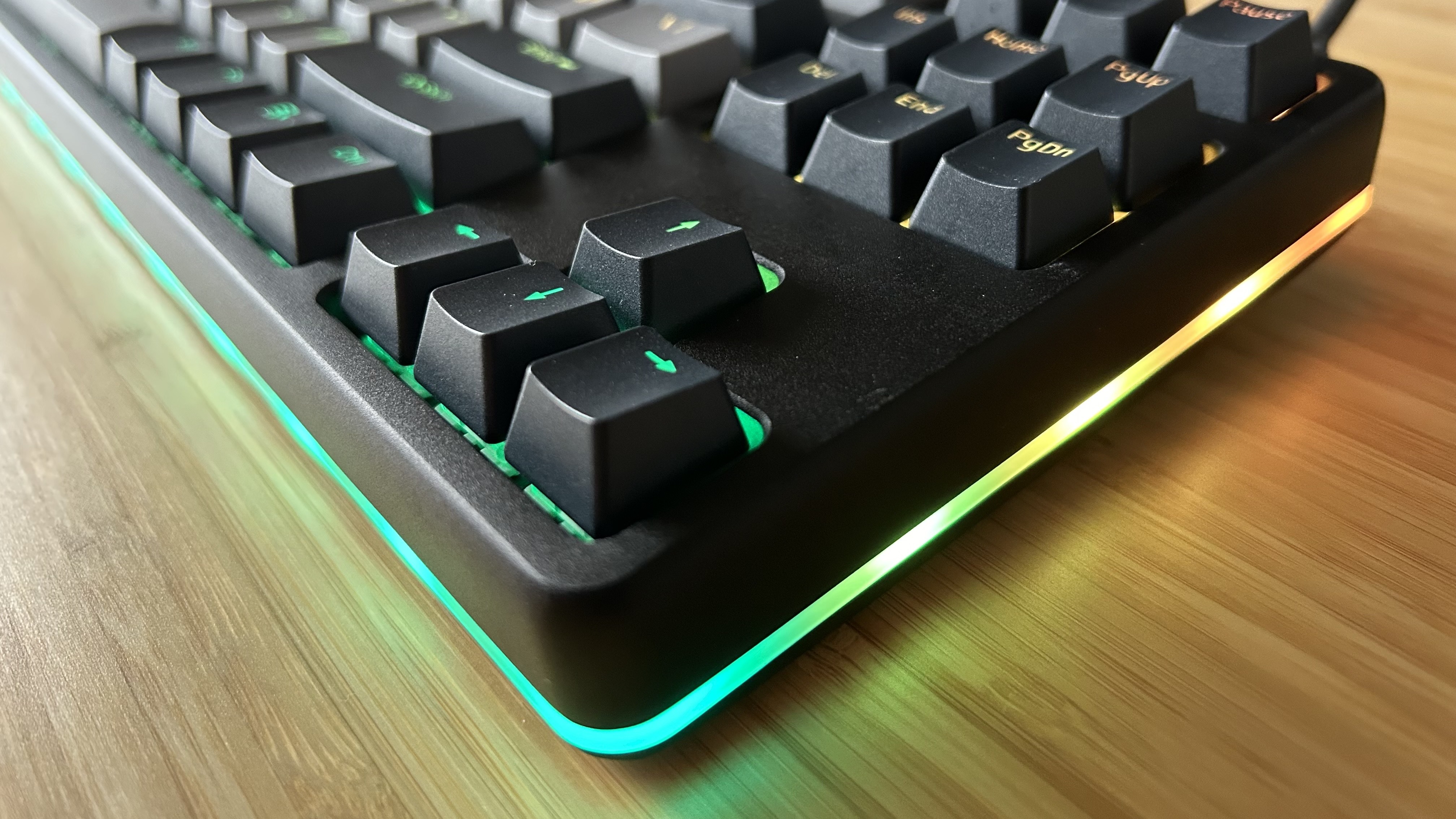 Coin du clavier Drop CTRL V2 avec bande RVB sur le pourtour