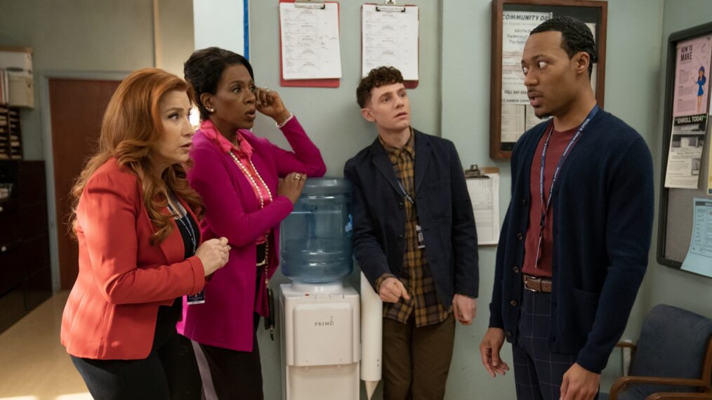 Lisa Ann Walter, Sheryl Lee Ralph, Chris Perfetti, and Tyler James Williams in 