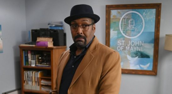 "L'Irrationnel" : Jesse L. Martin à propos des réponses aux attentats à la bombe et de la relation compliquée d'Alec avec son ex-femme Marisa (VIDÉO)