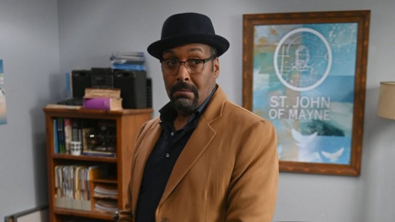 "L'Irrationnel" : Jesse L. Martin à propos des réponses aux attentats à la bombe et de la relation compliquée d'Alec avec son ex-femme Marisa (VIDÉO)
