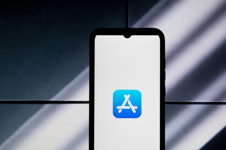 Apple aurait l’intention de facturer les développeurs s’ils proposent des applications téléchargées