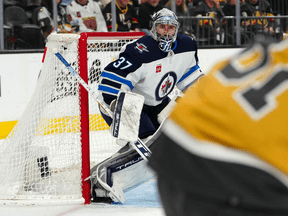 BILLECK : Hellebuyck meilleur que jamais, et maintenant l’équipe l’est aussi