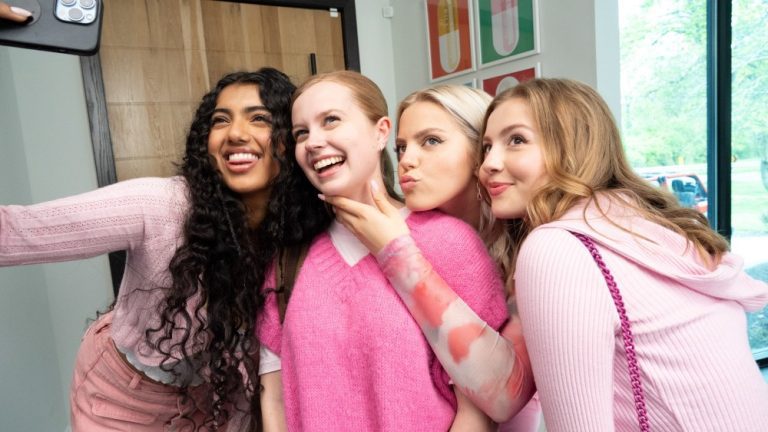 MEAN GIRLS, from left: Avantika, Renee Rapp, Angourie Rice, Bebe Wood, on set, 2024. ph: JoJo Whilden / © Paramount Pictures / Courtesy Everett Collection