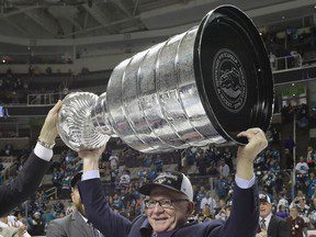 Canucks : Comment bâtir un prétendant à la Coupe Stanley, selon Jim Rutherford