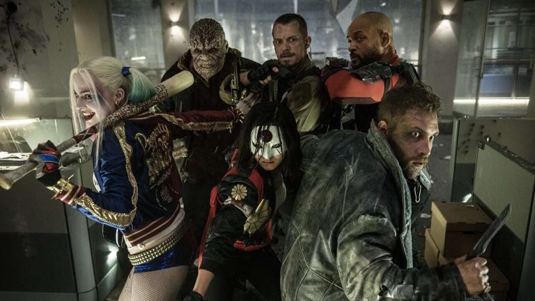 David Ayer en a « fini avec DC » alors que les chances de coupure du réalisateur de Suicide Squad sont officiellement mortes
