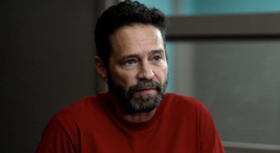 Découvrez Jason Priestley dans le rôle de Conman en prison dans le premier aperçu de "Wild Cards" (VIDÉO)