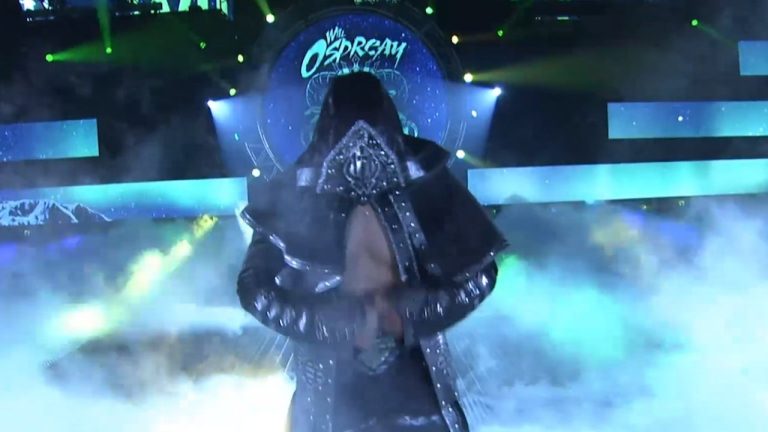 Découvrez Will Ospreay entrant dans Wrestle Kingdom dans Assassin's Creed Syndicate Cosplay
