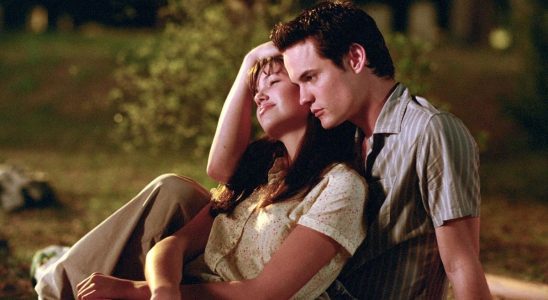 Mandy Moore and Shane West in A Walk to Remember