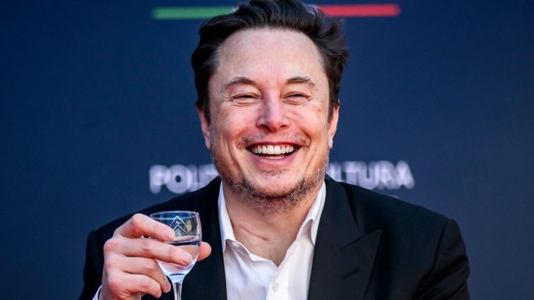 Elon Musk a passé les vacances à broyer Diablo 4 et à récupérer l'XP de ses streamers les plus populaires
