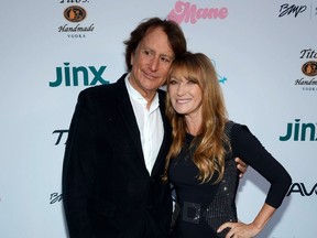 Jane Seymour et John Zambetti en octobre 2023.