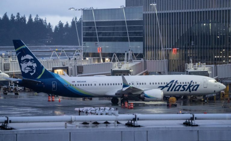 La FAA immobilise environ 171 Boeing 737 Max 9 après qu’un panneau de cabine a explosé pendant le vol