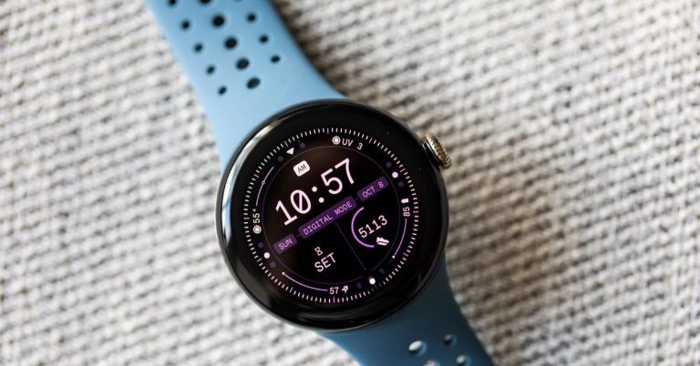 La Pixel Watch 2 de Google, notre montre intelligente Fitbit préférée, est moins chère que jamais