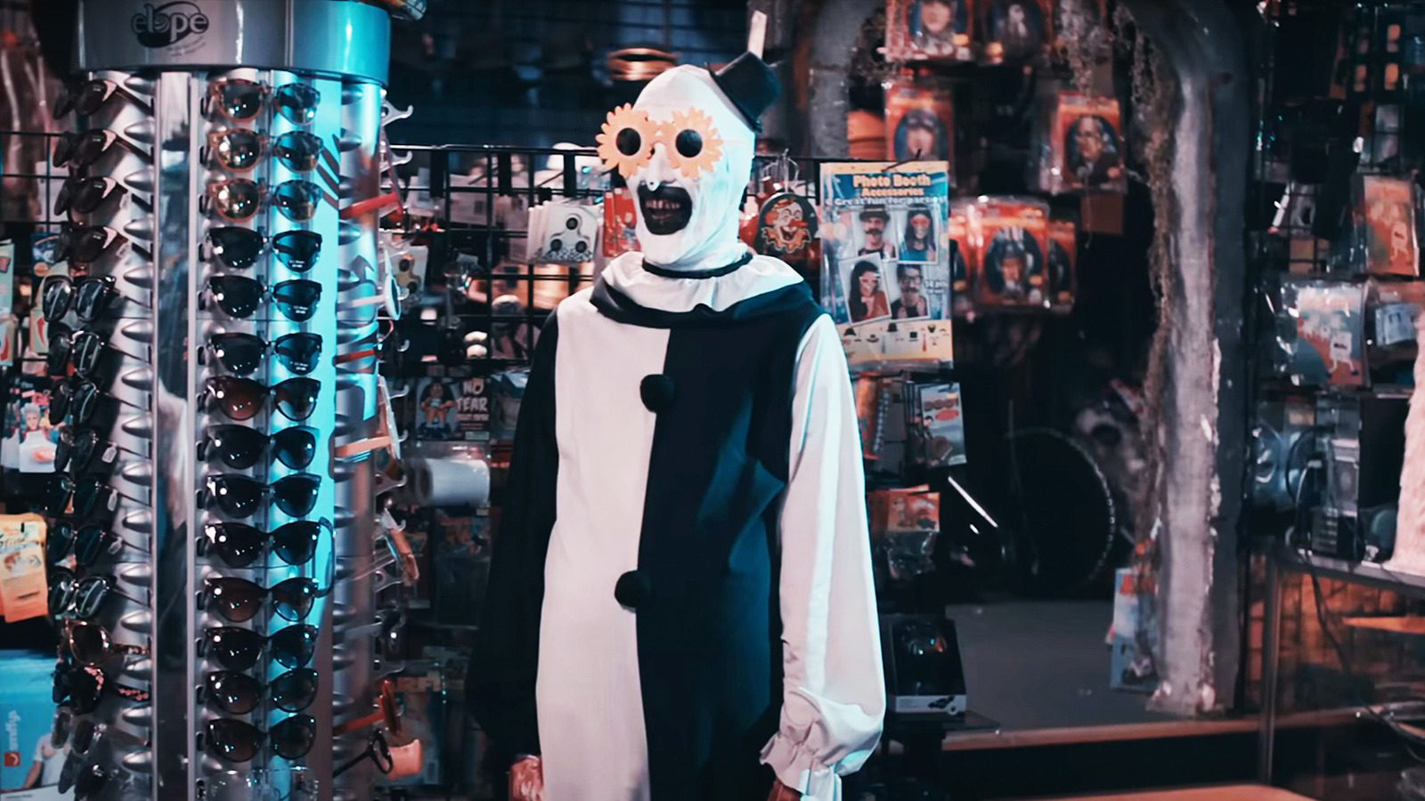 La nouvelle image de Terrifier 3 taquine le retour brutal de l’art le clown
