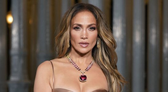 La nouvelle vidéo de Jennifer Lopez contient beaucoup de bikinis et j'espère que je serai en forme dans la cinquantaine