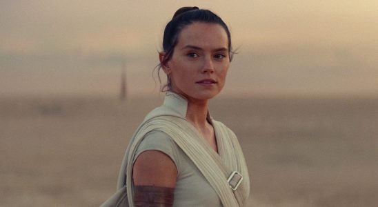 Rey in the final scene of The Rise of Skywalker