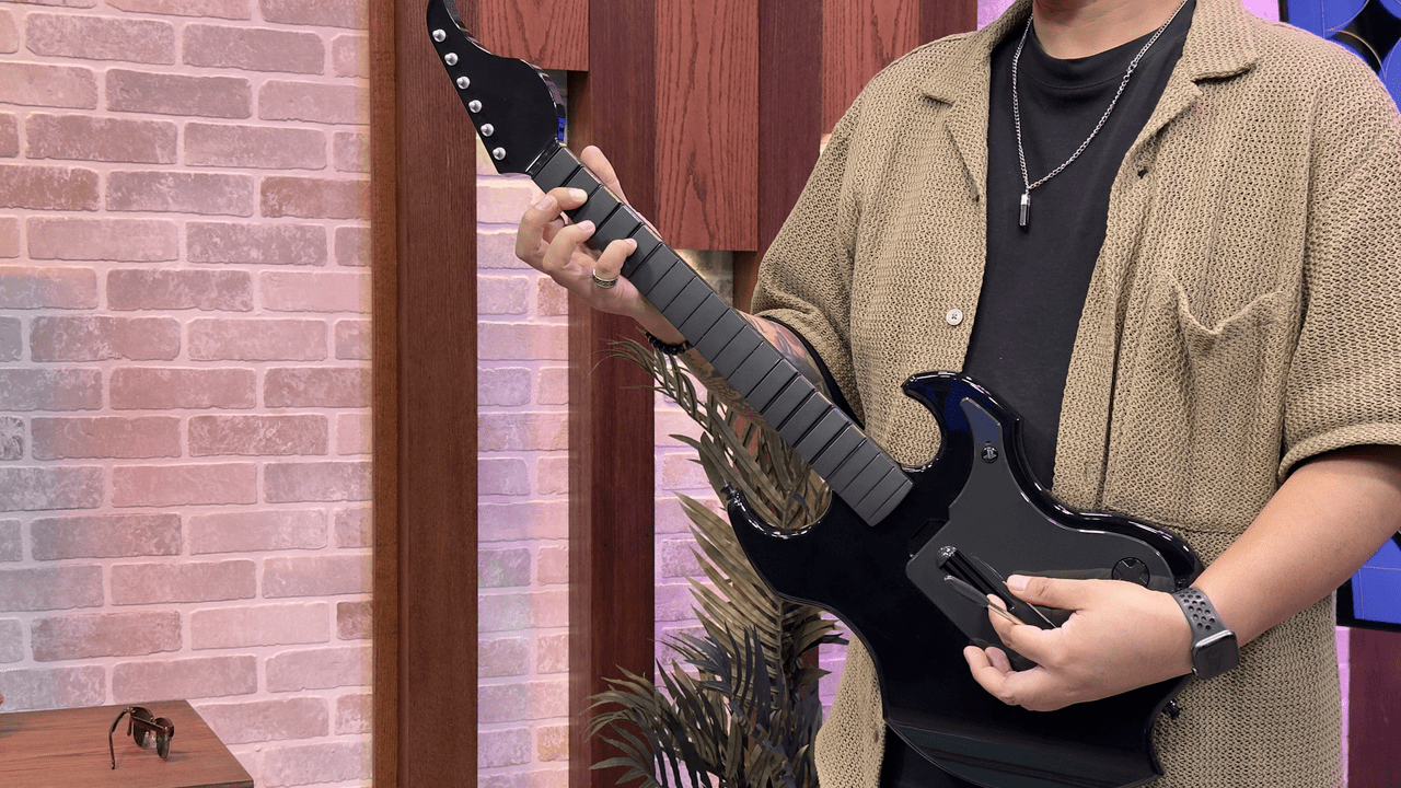 Le nouveau contrôleur de guitare sans fil de PDP fonctionne avec Rock Band 4 et, éventuellement, Fortnite Festival
