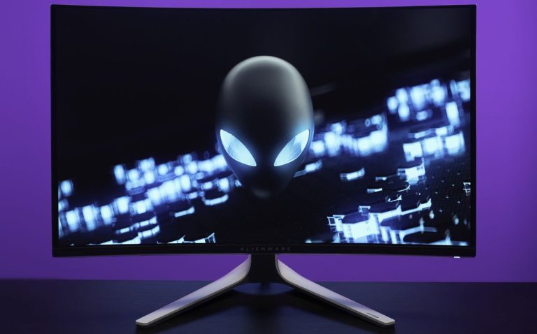 Alienware AW3225QF