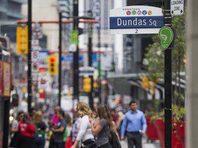 Le nouveau nom de la place Yonge-Dundas suscite une « désapprobation généralisée » : sondage