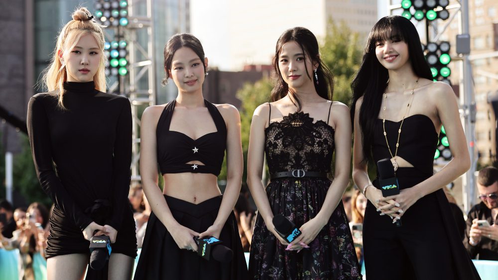 NEWARK, NEW JERSEY - AUGUST 28: (L-R) Rosé, Jennie, Jisoo and Lisa of BLACKPINK attend the 2022 MTV VMAs at Prudential Center on August 28, 2022 in Newark, New Jersey. (Photo by Jamie McCarthy/Getty Images for MTV/Paramount Global)