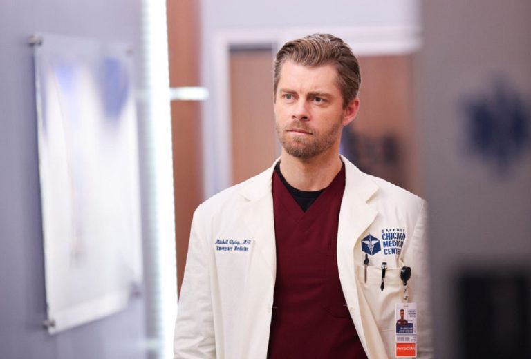 Luke Mitchell romance avec Hannah – TVLine