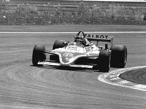 DOSSIER – Le Français Jacques Laffite dans sa voiture Talbot-Ligier, en action lors du Grand Prix d'Espagne de Formule 1 sur le circuit de Jarama, au nord de Madrid, le dimanche 21 juin 1981. Madrid sera ajouté au calendrier de Formule 1, selon plusieurs sources a déclaré à l'Associated Press le mercredi 17 janvier 2024. L'annonce officielle sera faite la semaine prochaine dans la capitale espagnole, selon les sources qui connaissent l'annonce qui ramènera la série dans la région de Madrid il y a plus de 40 ans. après avoir accueilli pour la dernière fois une course de F1.  (Photo AP, dossier)