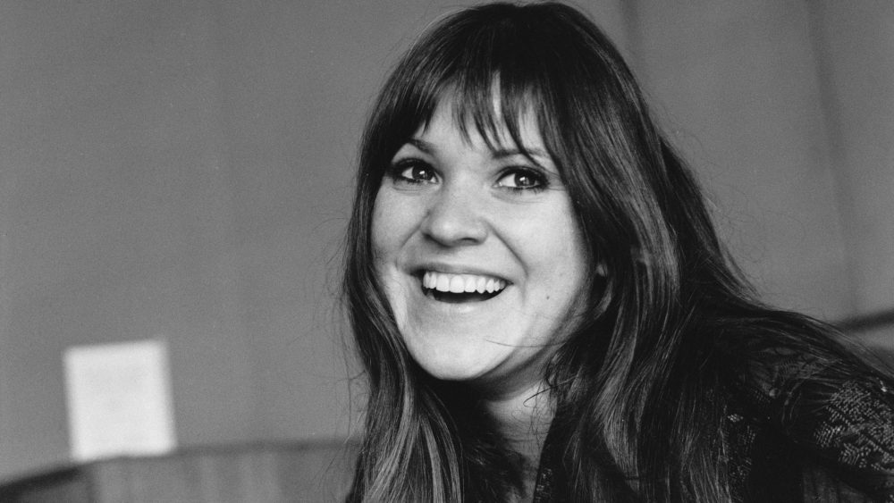 American singer and songwriter Melanie Safka posed on 20th March 1971. (Photo by Evening Standard/Hulton Archive/Getty Images)