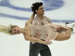 Les médaillés de bronze Piper Gilles et Paul Poirier du Canada participent à la finale de danse sur glace de la finale du Grand Prix de patinage artistique de l'UIP, qui aura lieu à Pékin, le samedi 9 décembre 2023. Le Championnat canadien de patinage artistique 2024 ressemblera à un retour à la normale pour le duo de danse sur glace composé de Gilles et Poirier.  Les doubles médaillés de bronze aux Championnats du monde n'ont pas participé aux championnats nationaux de l'année dernière parce que Gilles a subi une intervention chirurgicale pour un cancer de l'ovaire.