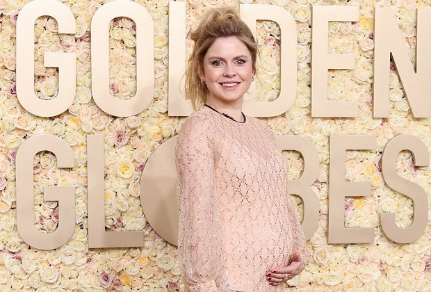 Rose McIver est enceinte et fait ses débuts avec son baby bump aux Golden Globes – TVLine