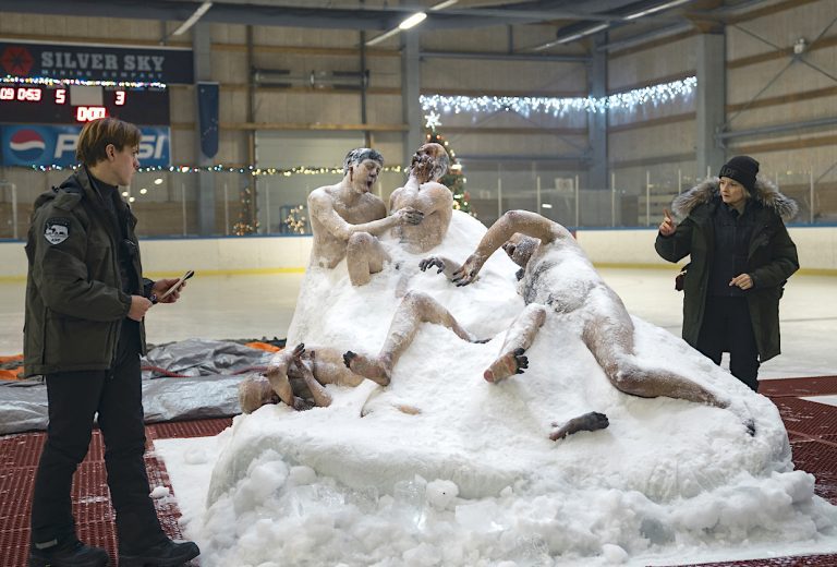 Sculpture des corps gelés expliqués – TVLine