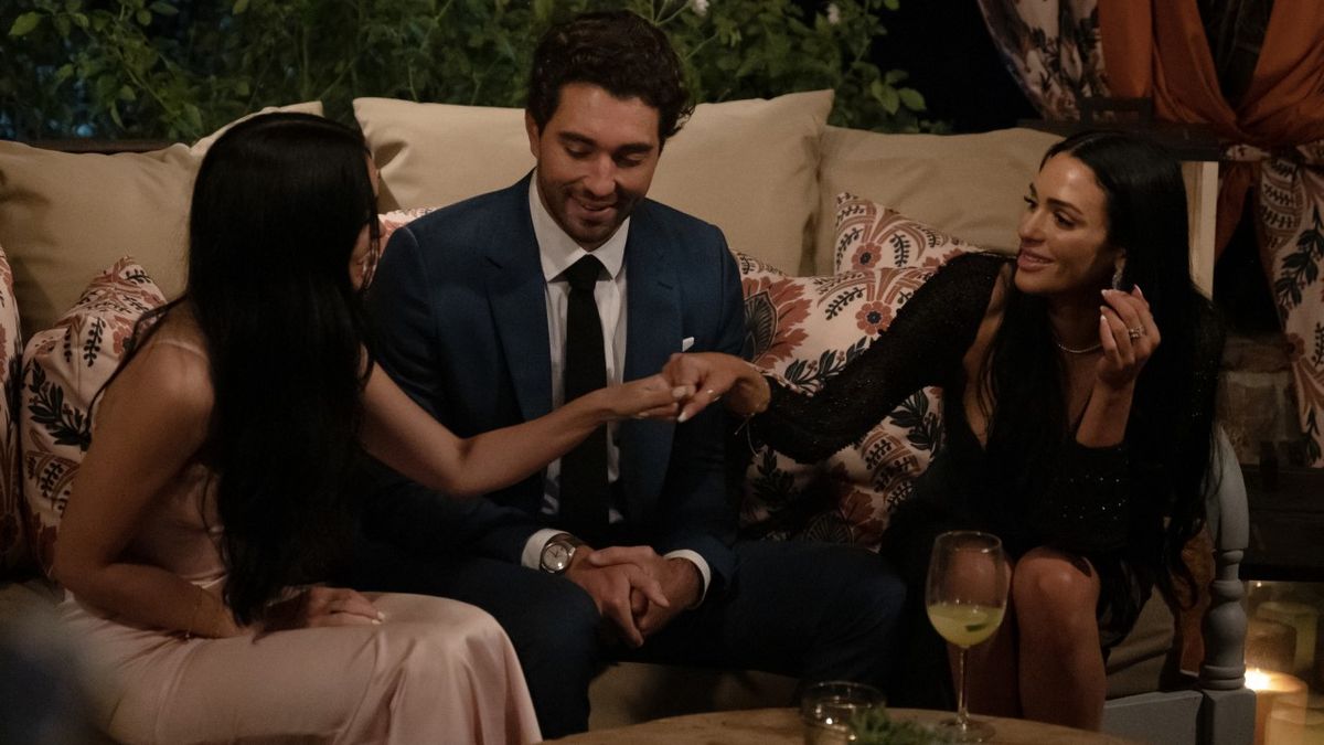 Allison Hollinger, Lauren Hollinger and Joey Graziadei on The Bachelor.