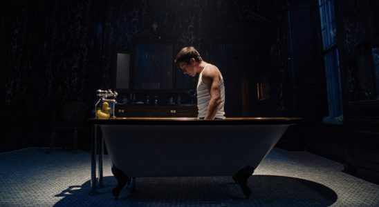 Truc cool : les nombreuses bougies au sel de l'eau du bain de Jacob Elordi n'ont pas un certain parfum