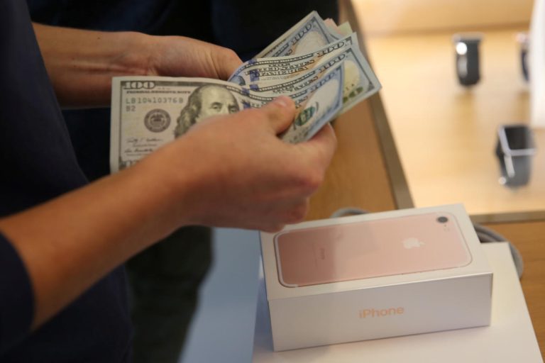 Vos paiements issus du règlement « batterygate » d’Apple pourraient enfin être en route