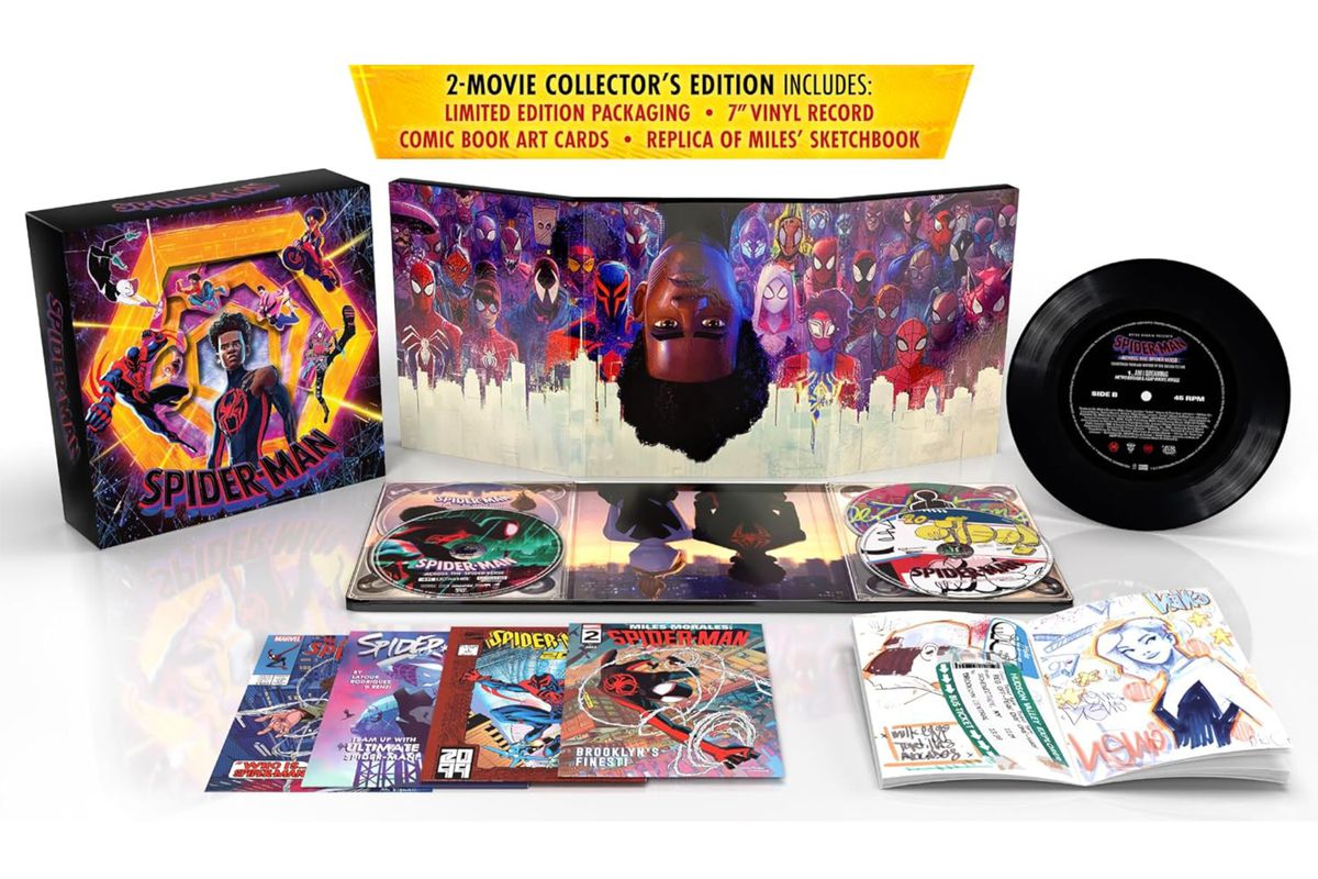 Une vue éclatée de tout ce qui est inclus dans l'édition collector du film Spider-Verse 2.  L'image affiche un disque vinyle, des cartes de bandes dessinées, les films sur disque et les illustrations du coffret en édition limitée.