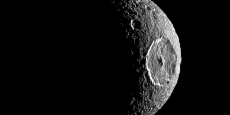 La petite lune de Saturne, Mimas, semble aussi avoir un océan