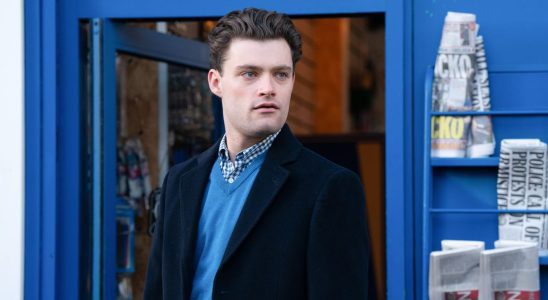 La star d'EastEnders, Charlie Suff, réagit au changement du personnage de Johnny Carter