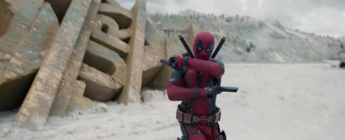 Deadpool se bat devant un logo géant de la 20th Century Fox dans Deadpool &  Carcajou