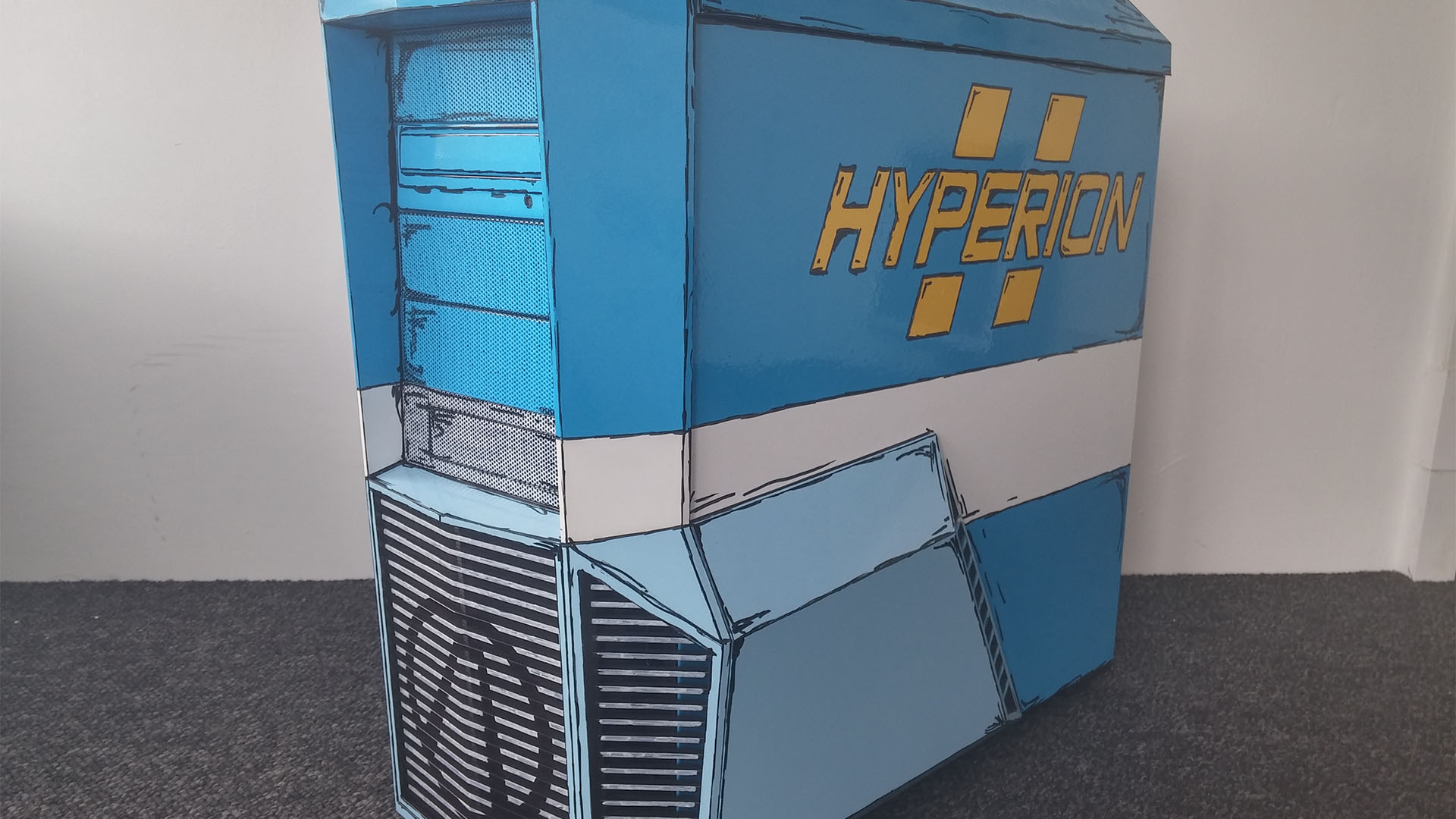 Un PC de jeu Borderlands construit avec un emballage en vinyle utilisé pour la conception