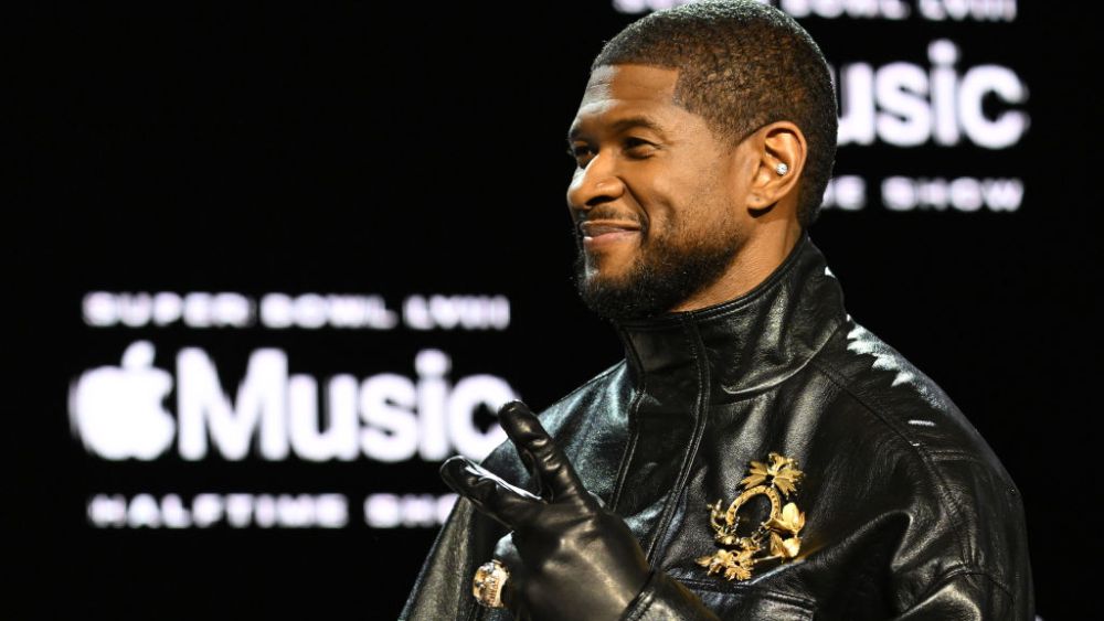 LAS VEGAS, NEVADA - FEBRUARY 08: Usher poses during the Super Bowl LVIII Pregame & Apple Music Super Bowl LVIII Halftime Show press conference at the Mandalay Bay Convention Center on February 08, 2024 in Las Vegas, Nevada. (Photo by Candice Ward/Getty Images)